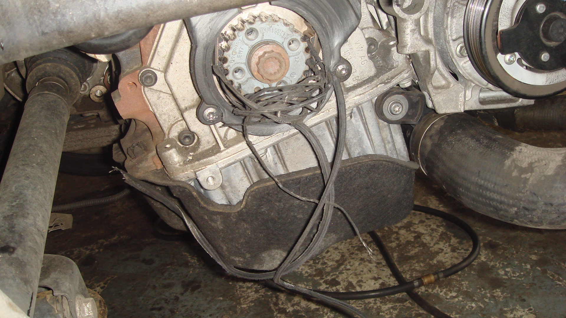 2004 Volkswagen T5 2.5 Gearbox, clutch and DMF removal and replacement Part  1 